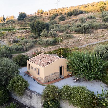 Bioagriturismo Antica Sena Milici Екстериор снимка