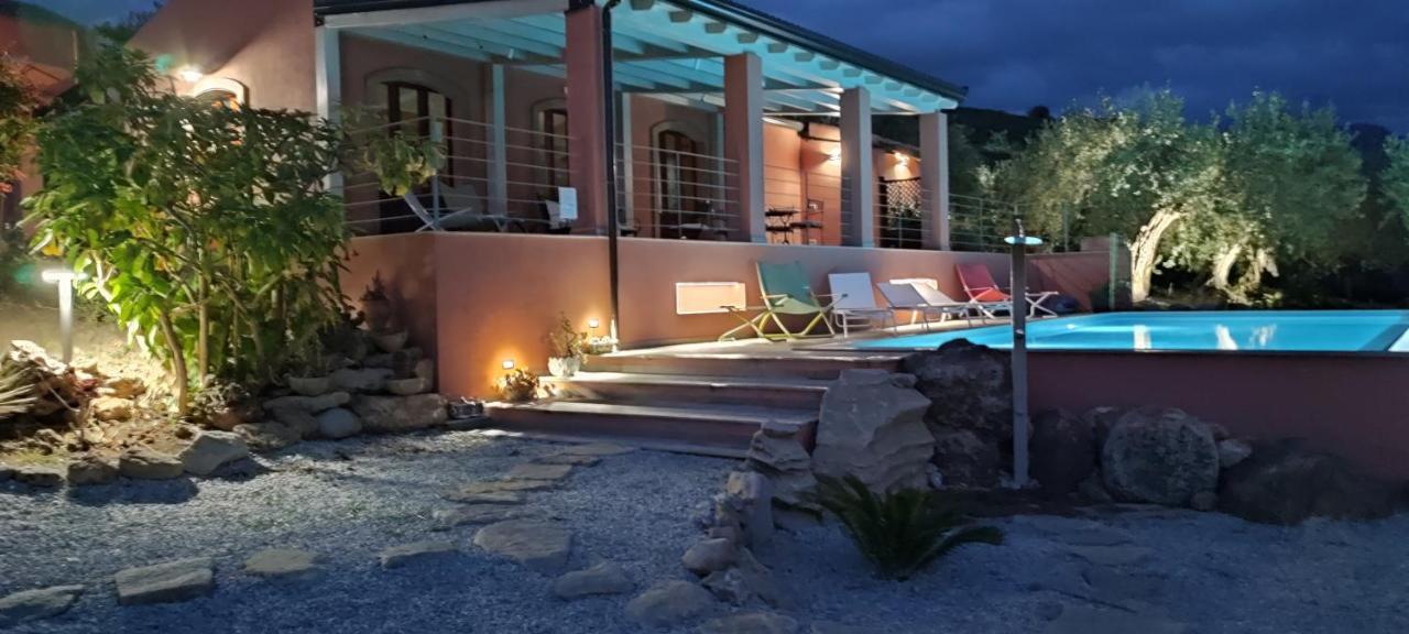 Bioagriturismo Antica Sena Milici Екстериор снимка