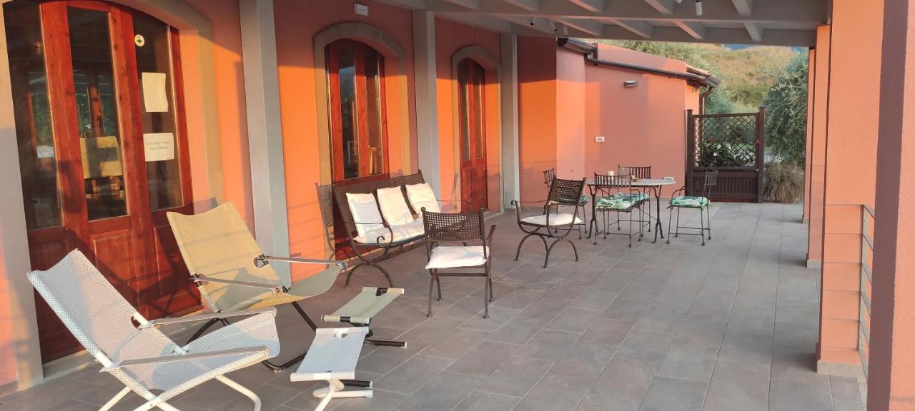 Bioagriturismo Antica Sena Milici Екстериор снимка