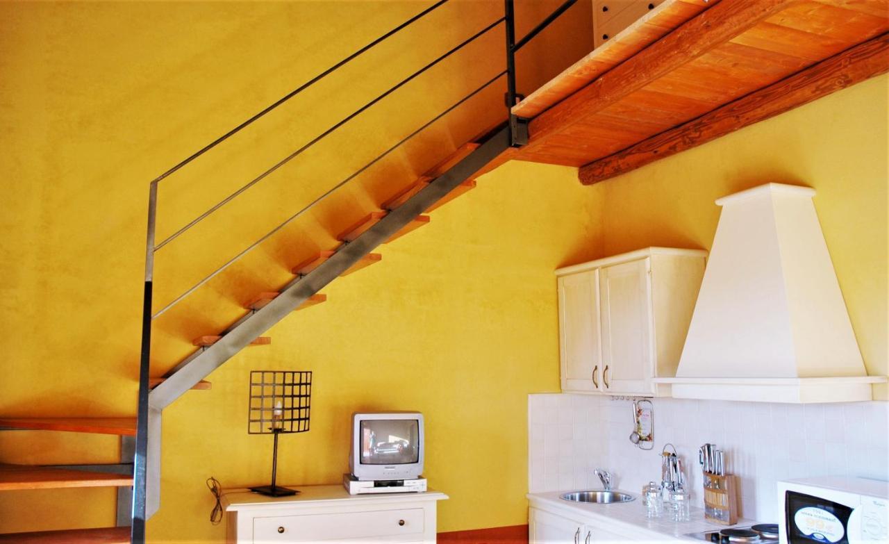 Bioagriturismo Antica Sena Milici Екстериор снимка