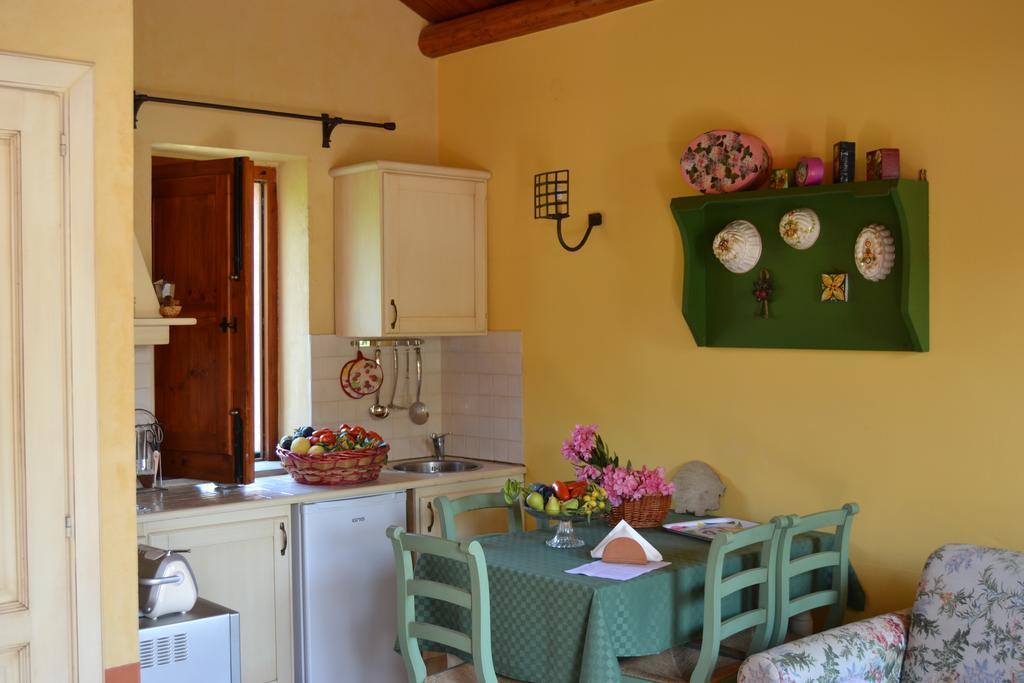 Bioagriturismo Antica Sena Milici Екстериор снимка