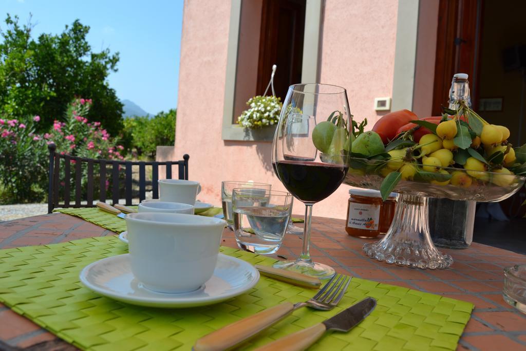 Bioagriturismo Antica Sena Milici Екстериор снимка