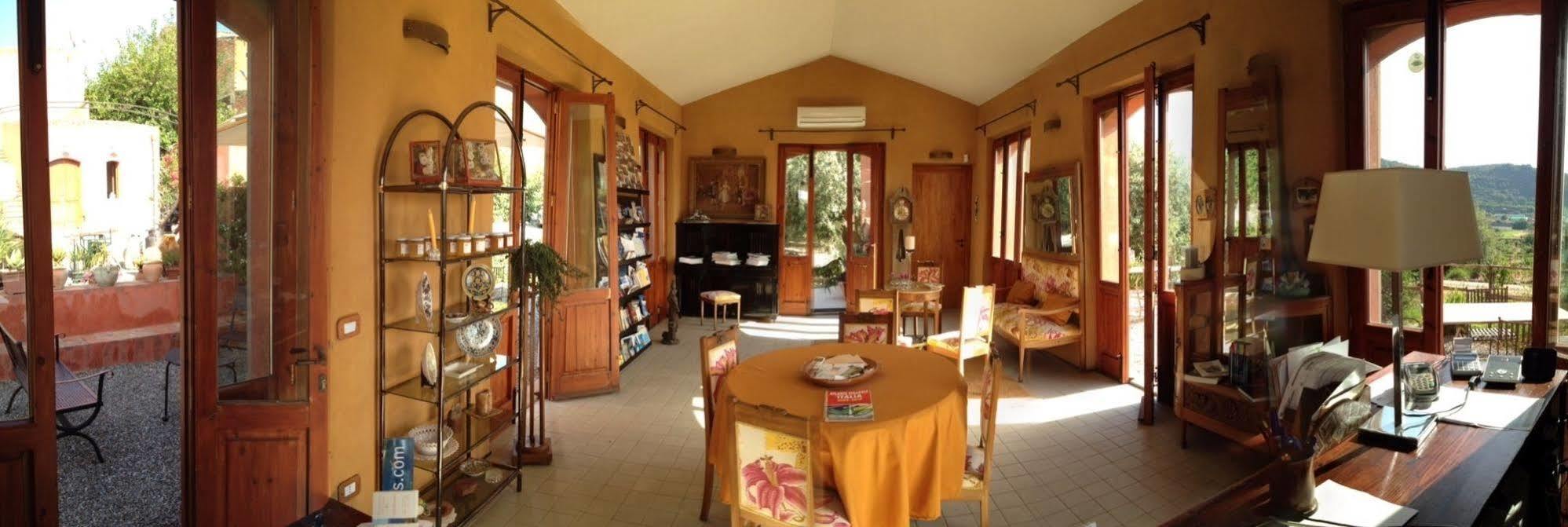 Bioagriturismo Antica Sena Milici Екстериор снимка